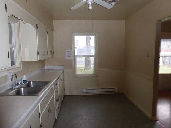 3rd image of 817 N 22nd St