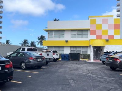 9241 Collins Ave APT 1, Surfside, FL, 33154
