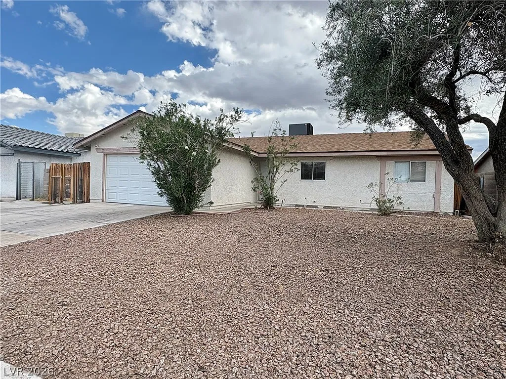 3 bed, 2.0 bath, 1338 sqft, $1,840 — Photo 2