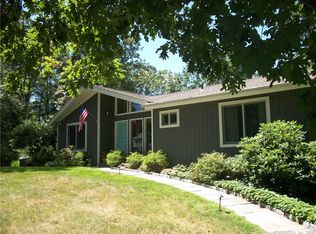 38 Dads Ln, Stamford, CT 06903