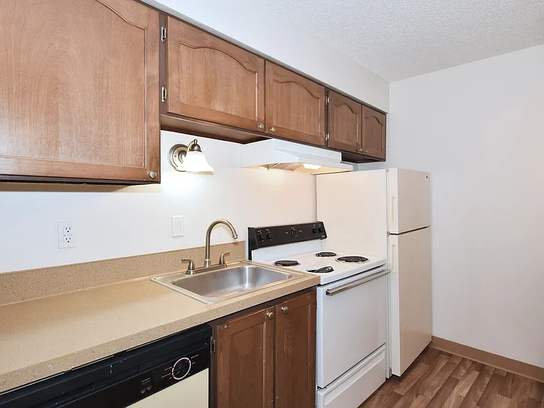 Gardenbrook Apartments — Photo 21