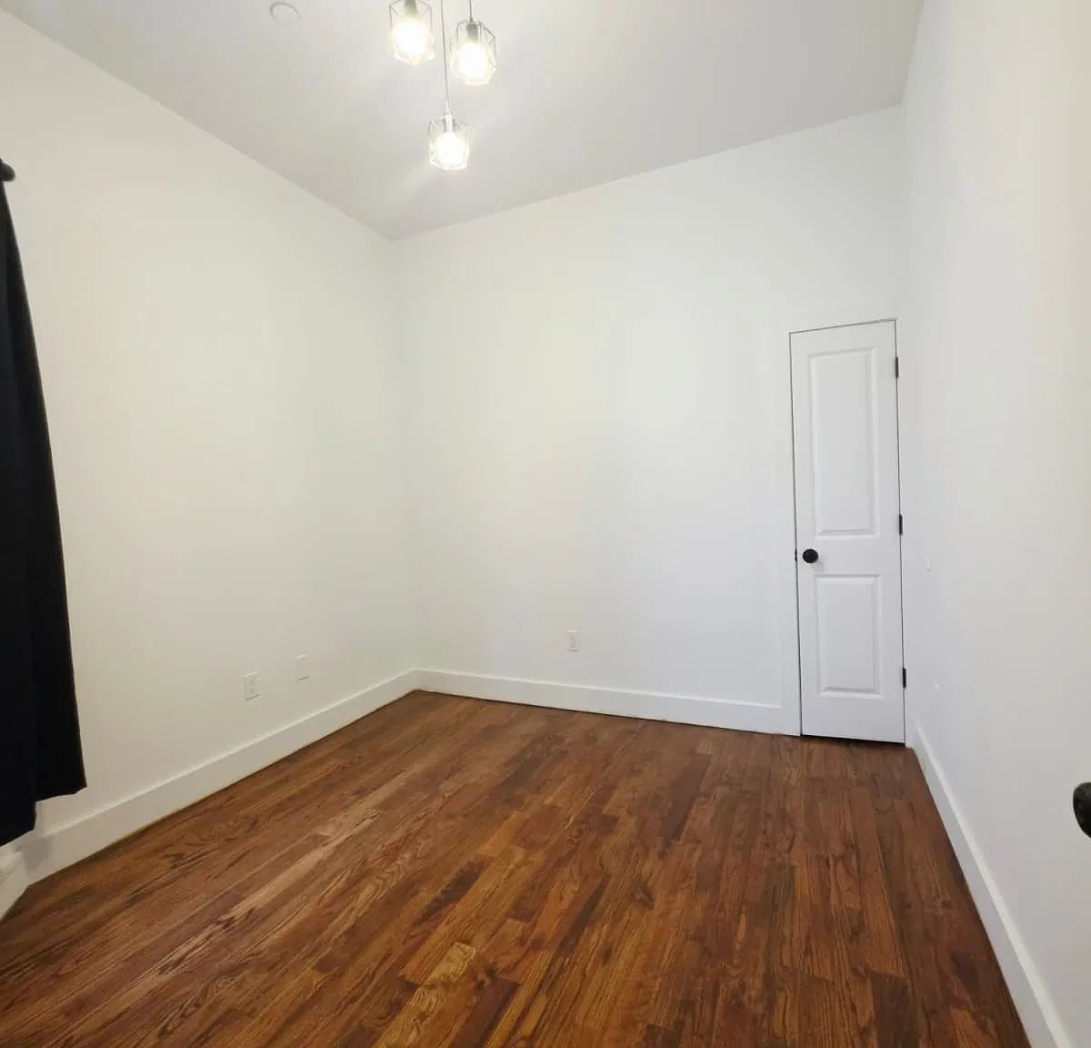 2 bed, 800 sqft, $2,250 — Photo 3
