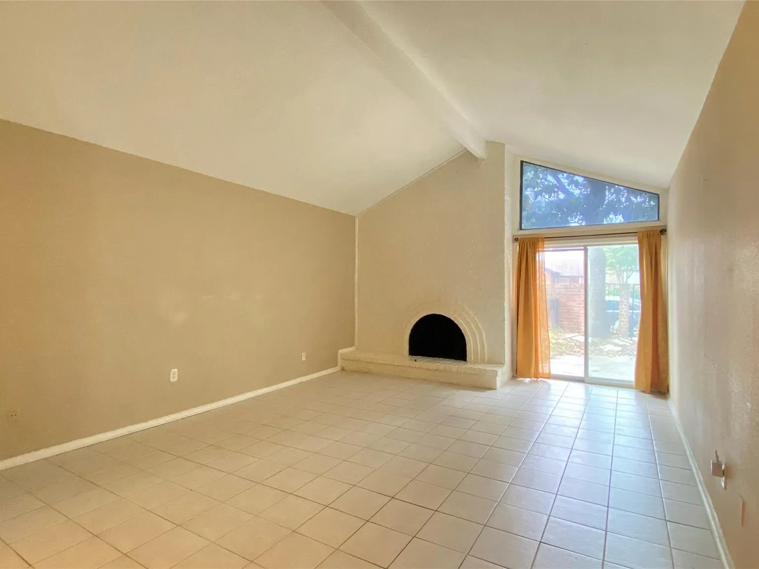 3 bed, 2.0 bath, 1714 sqft, $1,850 — Photo 3