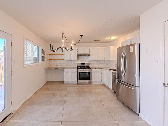 4th image of 4929 Black Dr NW