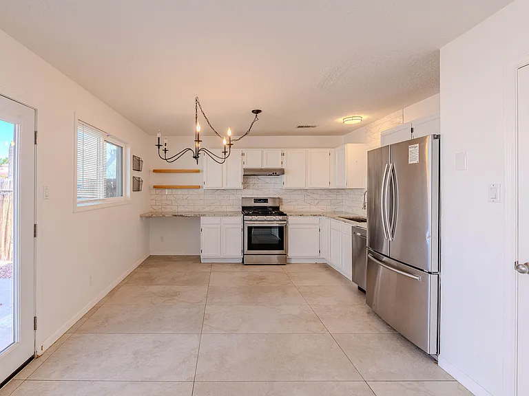 4929 Black Dr NW — Photo 4
