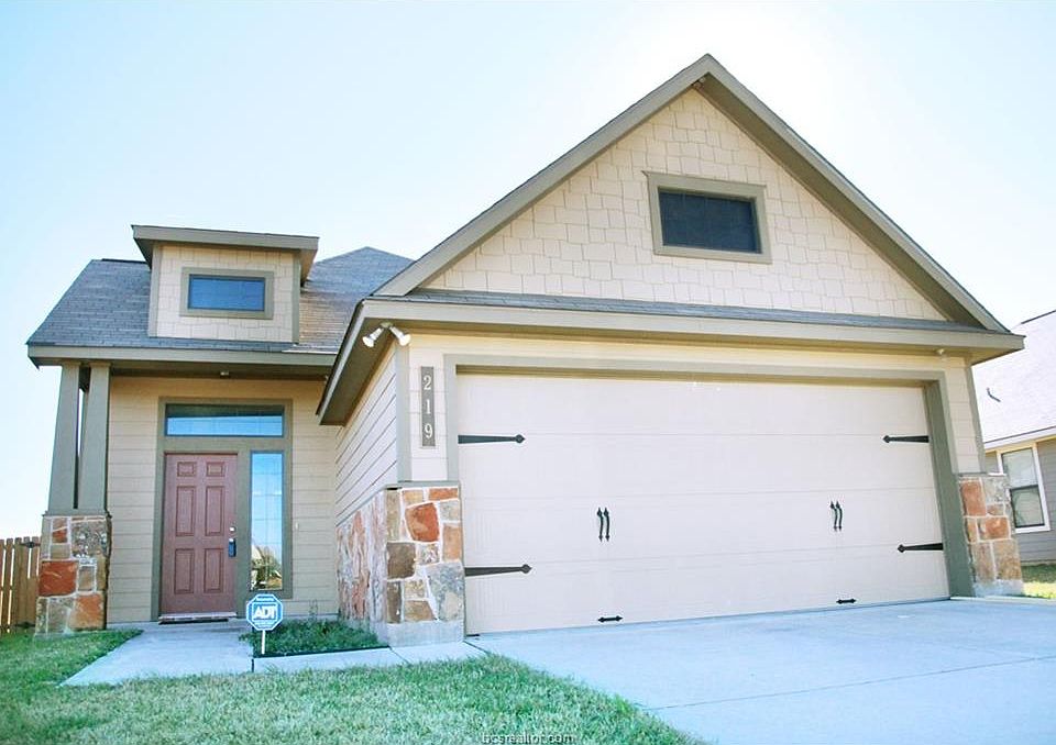 1st image of 219 Boulder Dr