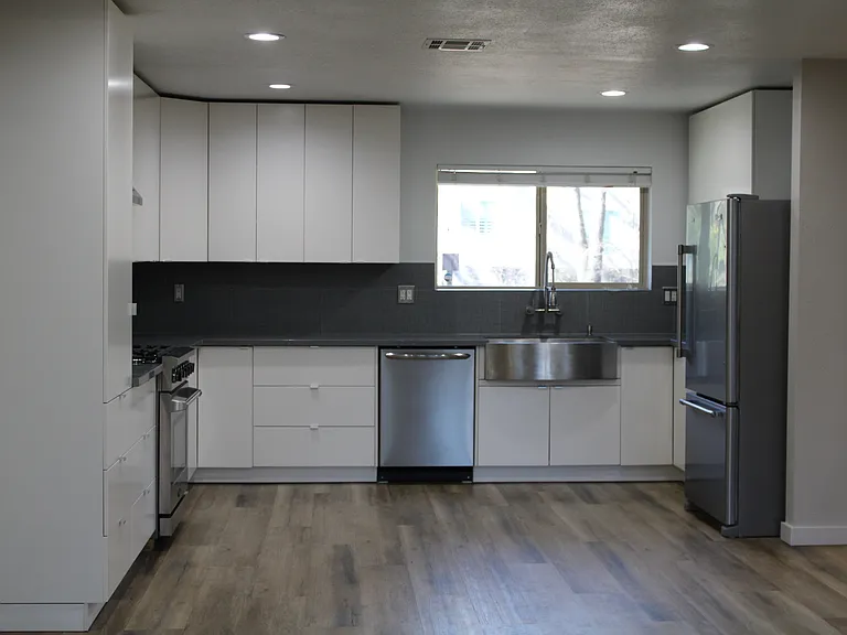 2620 Wentworth Rd — Photo 3