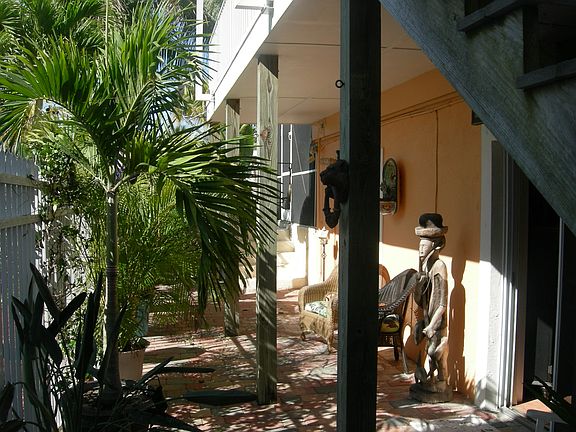2nd image of 71 Miramar St