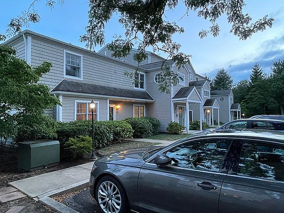 3rd image of 7 Bristol Woods Dr #B