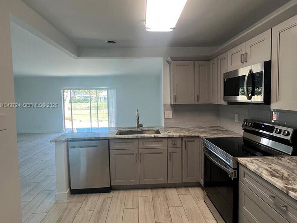 2nd image of 19420 Carolina Cir
