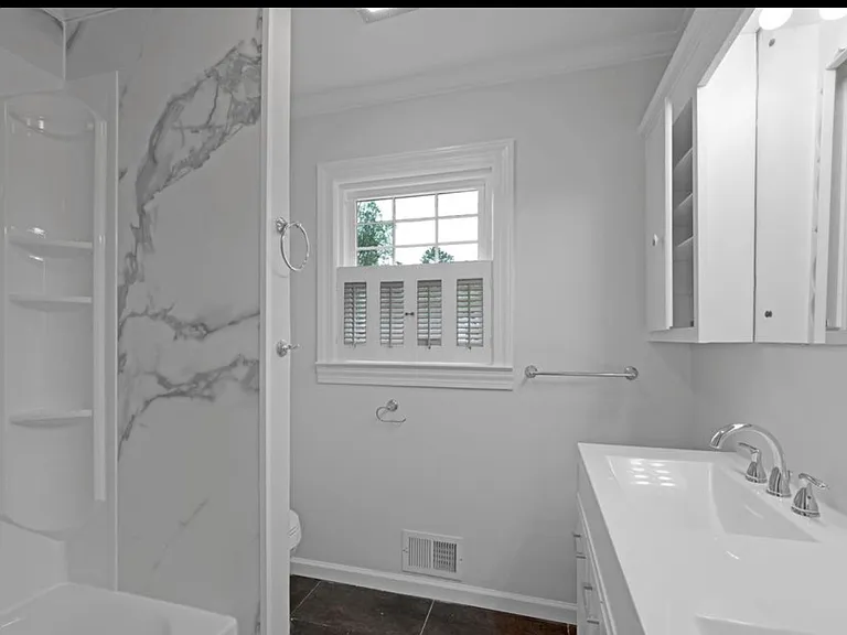 306 Granville Dr — Photo 28