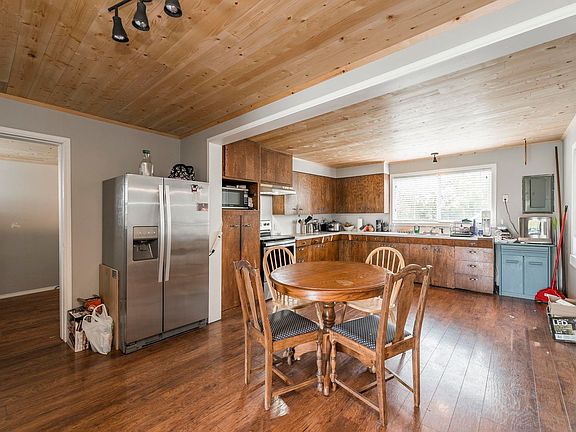 3rd image of 42617 Keith Wilson Rd