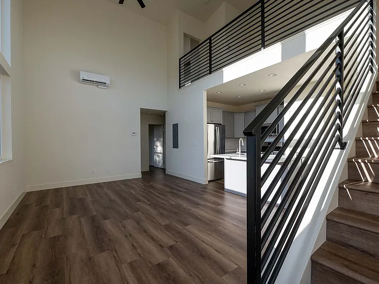 1442 Forest St — Photo 15