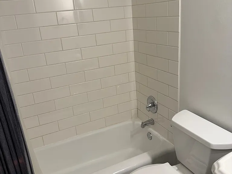 320 Lee Ave — Photo 11
