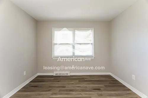 300 Swann Dr Photo 1