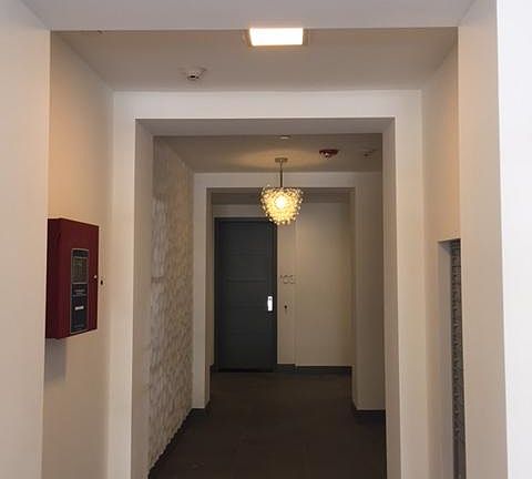 2nd image of 121 N Clark Dr #4bfnzc25r