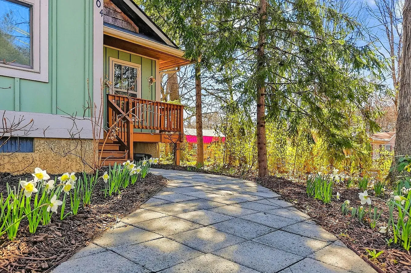 2 bed, 1145 sqft, $1,995 — Photo 2