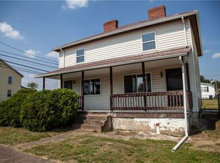 4471 4th St, Grindstone, PA 15442
