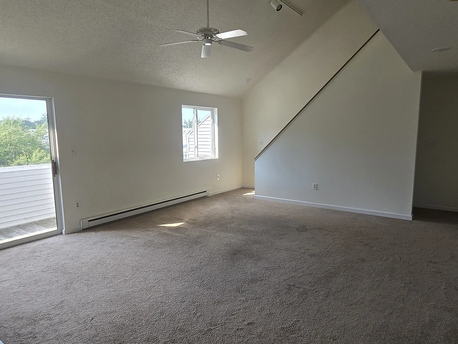 2 bed, 1.5 bath, 1658 sqft, $2,000 — Photo 4