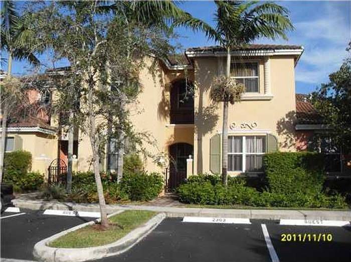 1st image of 2363 NE 42nd Cir