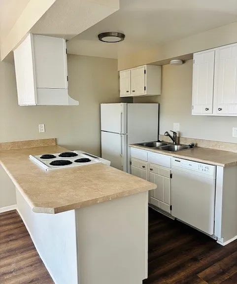 Step into a cozy kitchen designed for modern living and convenience. Step into a cozy kitchen designed for modern living and convenience.