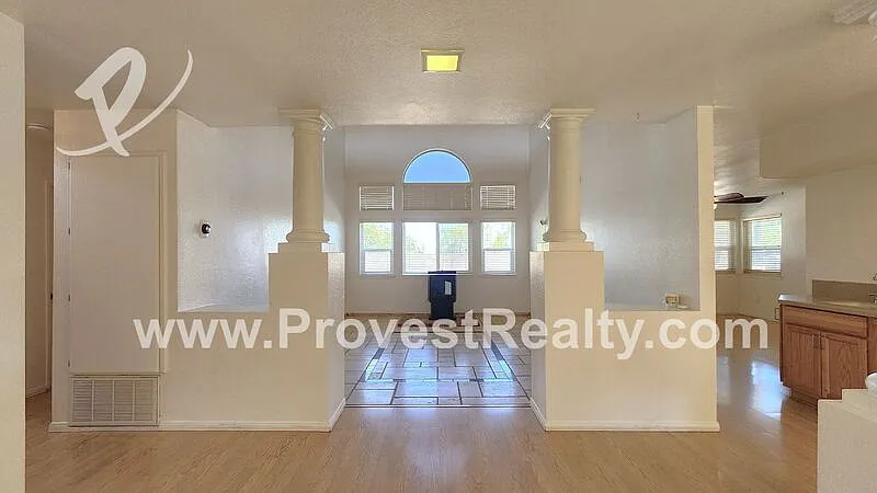 5 bed, 3.0 bath, 2481 sqft, $2,800 — Photo 4