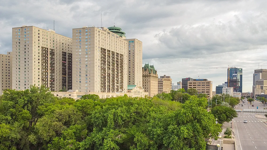 Fort Garry Place II — Photo 1