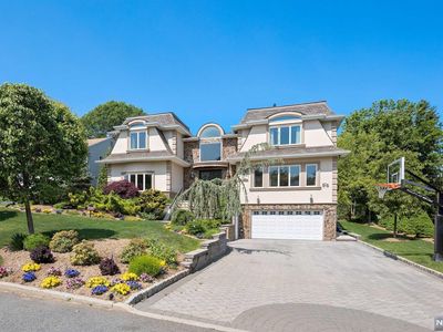 412 Valley View Ave, Paramus, NJ, 07652