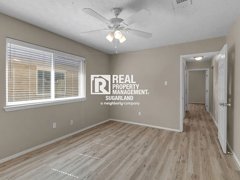 10515 Long River Dr — Photo 16