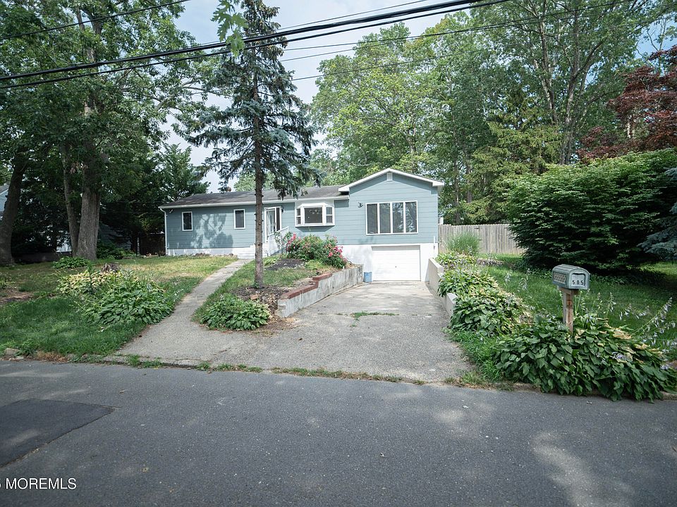 1st image of 585 Shady Ln
