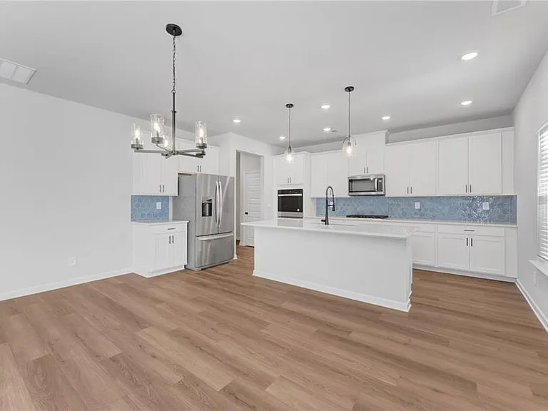 2929 Sweet Red Cir — Photo 29