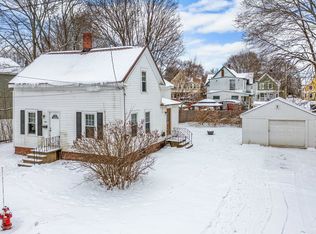 64 Pine St, Rochester, NH 03867
