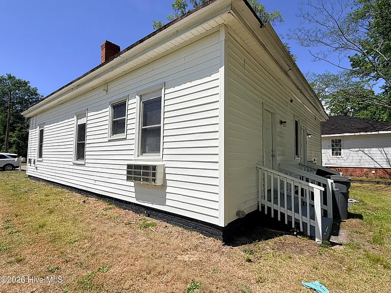 817 Arlington St #819 — Photo 4