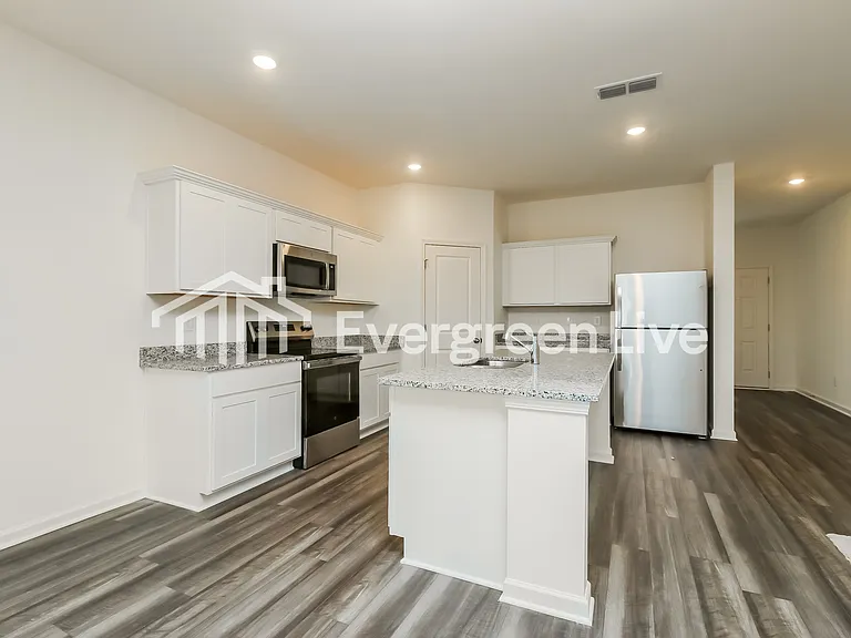 236 Long Dr — Photo 4