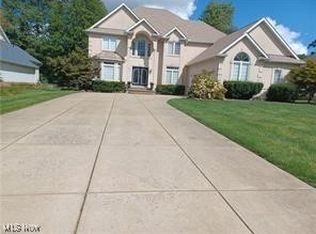 11391 Labrador Ln, Painesville, OH 44077