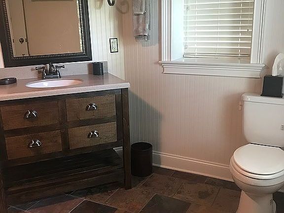 3rd image of 120 River Bend Cir