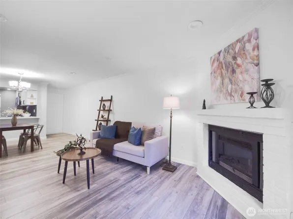 12618 100th Lane NE #J146, Kirkland, WA 98034