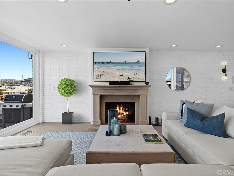 1202 E Balboa Blvd — Photo 9