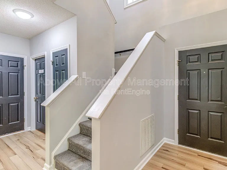 103 Unaka Ct — Photo 13