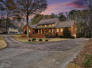 8566 Shoreline Dr, Jonesboro, GA 30236