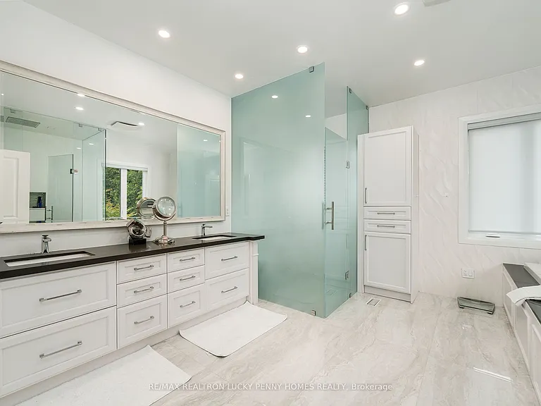 30 Bernadotte Dr — Photo 23