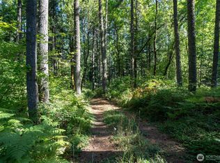 16404 Village Dr SE, Rainier, WA