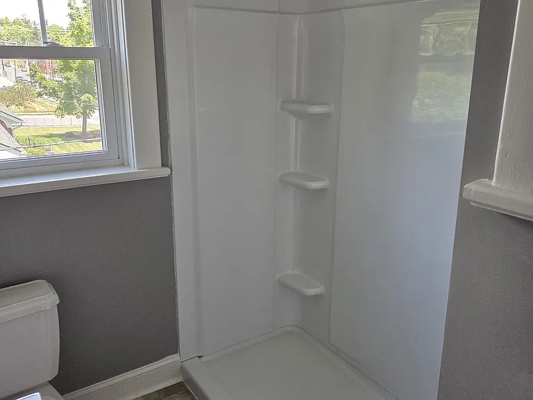 240 S Holliday St — Photo 14
