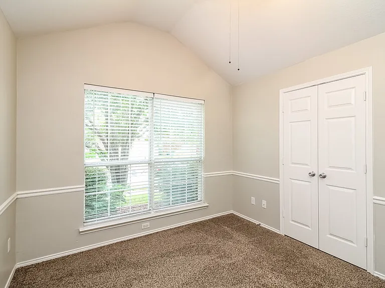 2809 Berry Hl — Photo 10