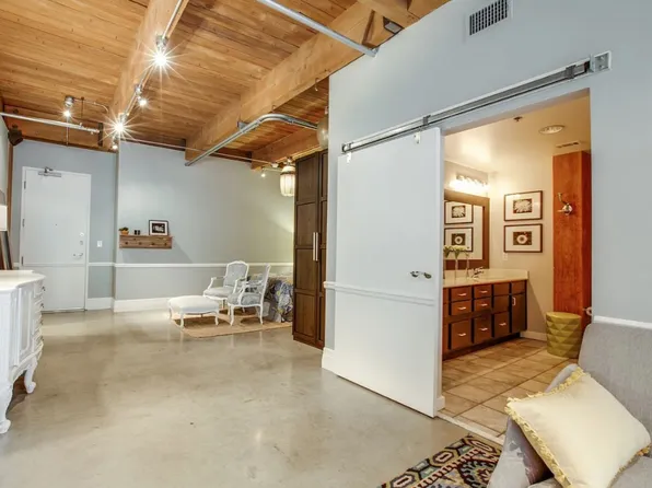509 Elm St APT 305, Dallas, TX 75202