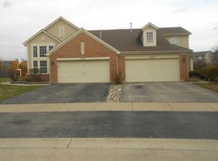 21332 Carlton St, Crest Hill, IL 60403