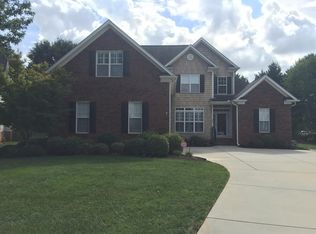 7050 Kidwelly Ln, Matthews, NC 28104