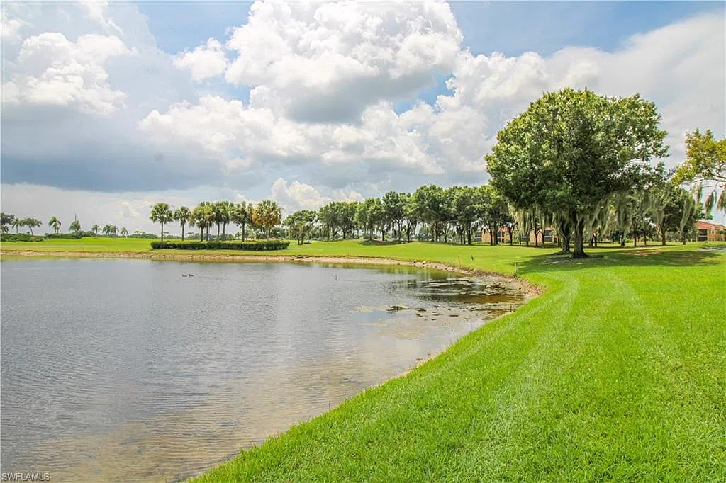2 bed, 2.0 bath, 1500 sqft, $7,995 — Photo 3