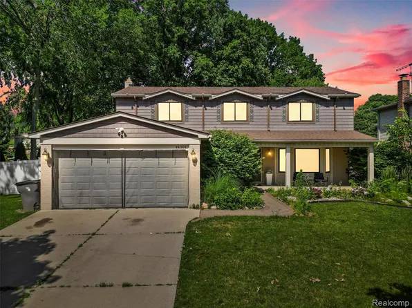 44364 Highgate Dr, Clinton Township, MI 48038
