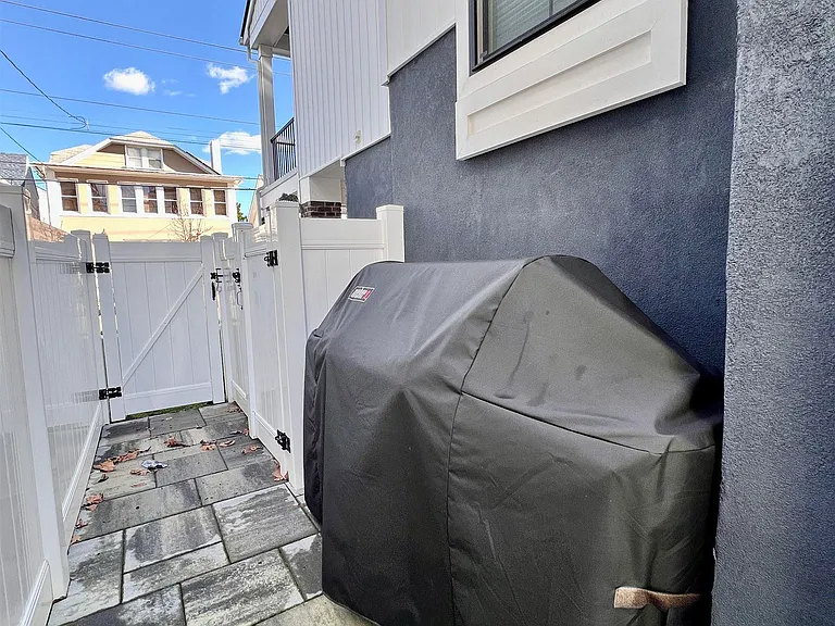 16A S Fredericksburg Ave — Photo 57